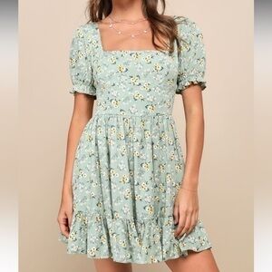 Lulu's Delightful Aura Sage Floral Print Puff Sleeve Tiered Mini Dress - Sz L